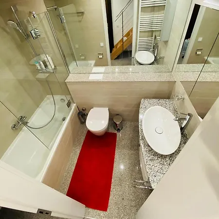 Stunning Southview Flat *