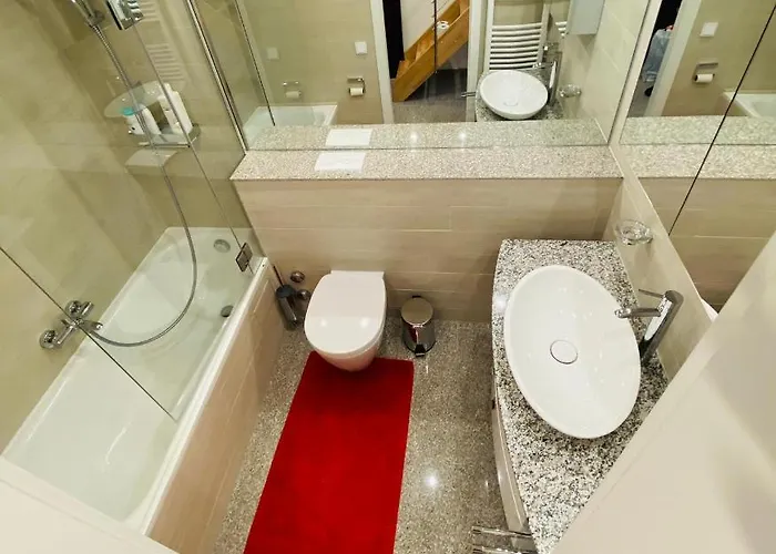 Stunning Southview Flat *